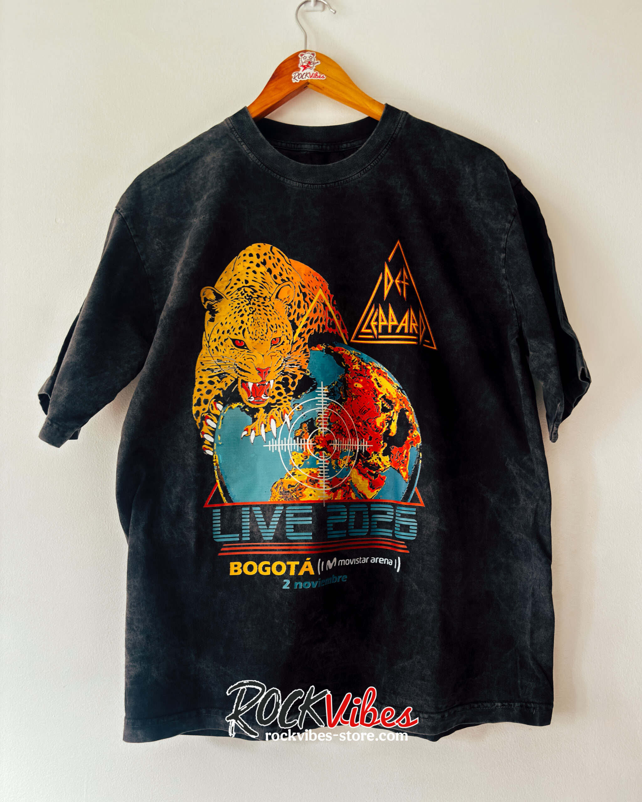Camiseta Def Leppard Tour 2026 (Oversize Acid Wash)